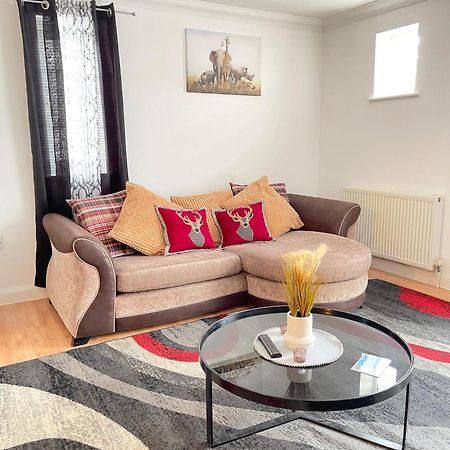 Eldridge Court Apartment Dagenham Dış mekan fotoğraf