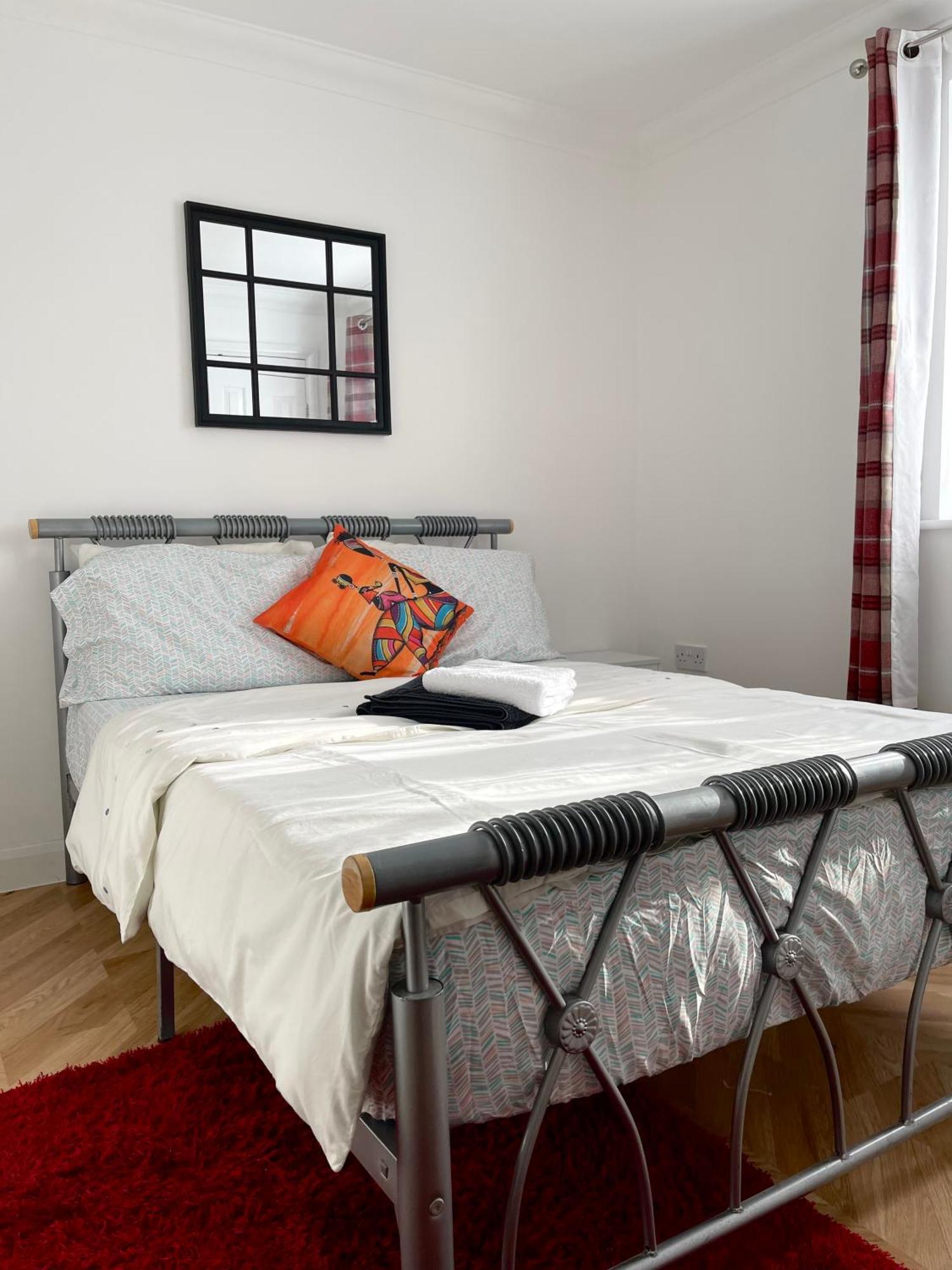 Eldridge Court Apartment Dagenham Dış mekan fotoğraf